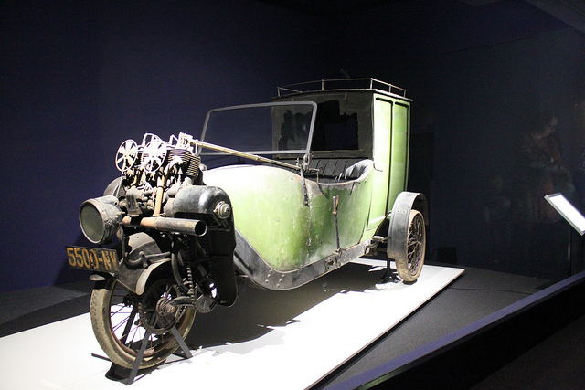 Автомобильный музей в Гааге