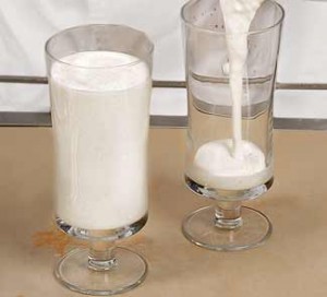 Как делать молочный коктейль